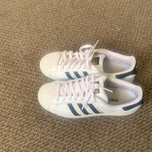 White adidas superstars size: 9 1/2